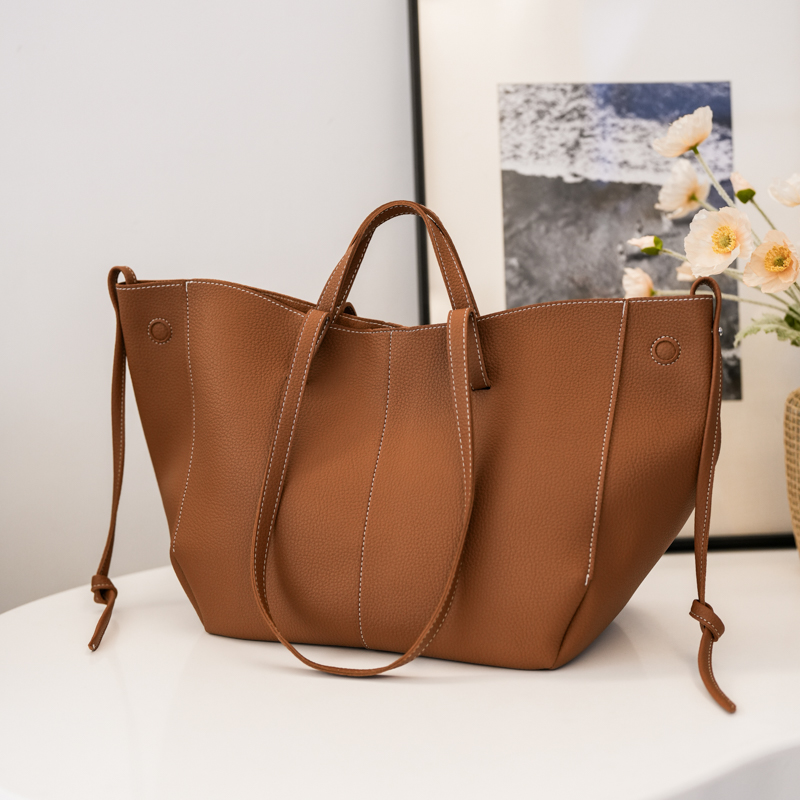 Luxury Bags Trend 2025 - Tas Tote Wanita Ritsleting Kulit Kapasitas