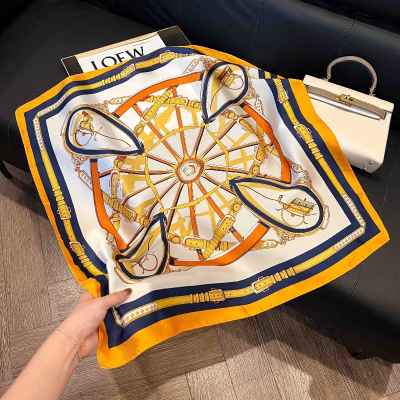 Syal Sutra Persegi Tipis Desai - Luxury Bags Online ulasan dan harga