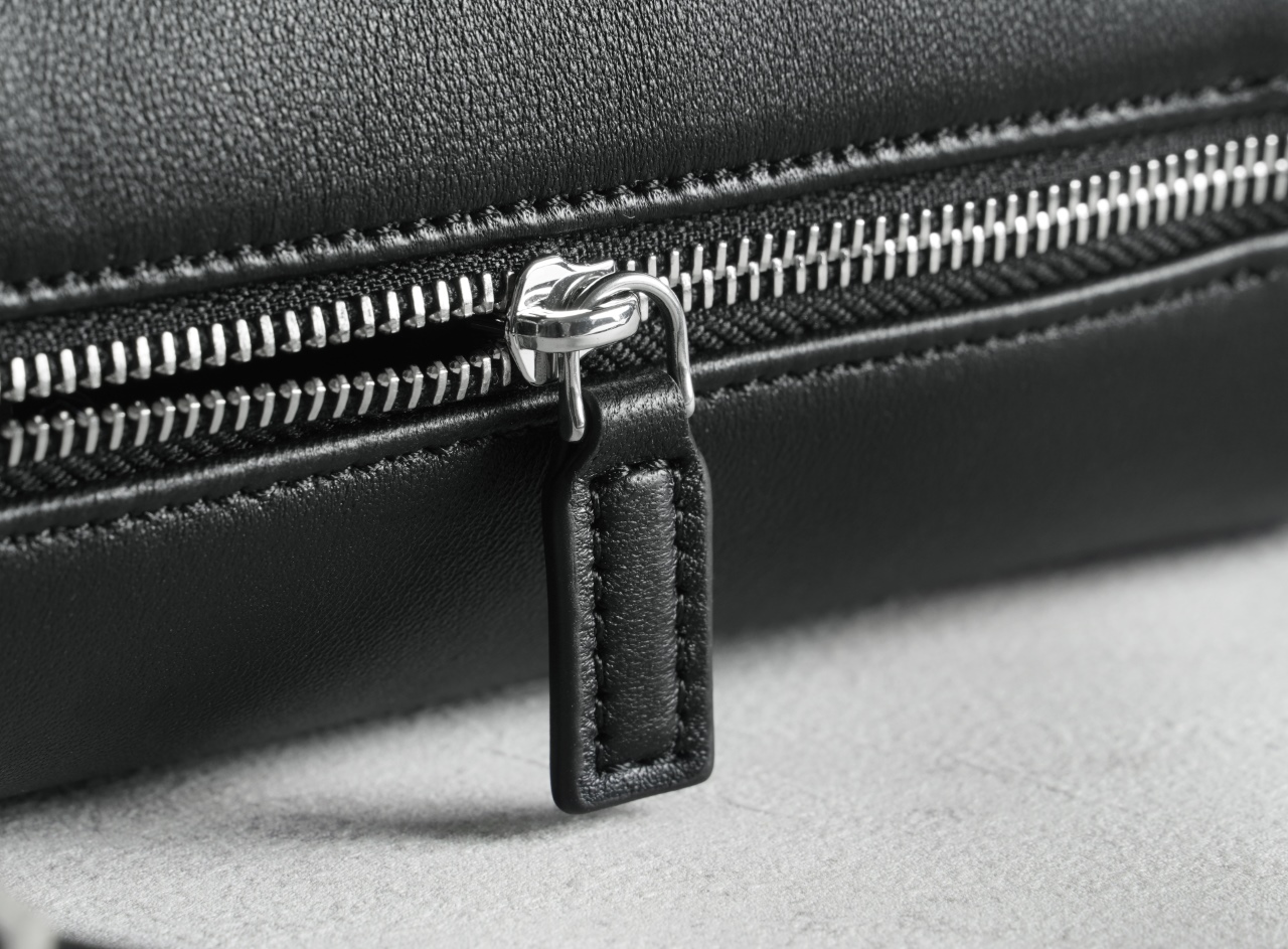 Tas Bahu Kulit Minimalis Wanit - Luxury Bags Quiet ulasan dan harga