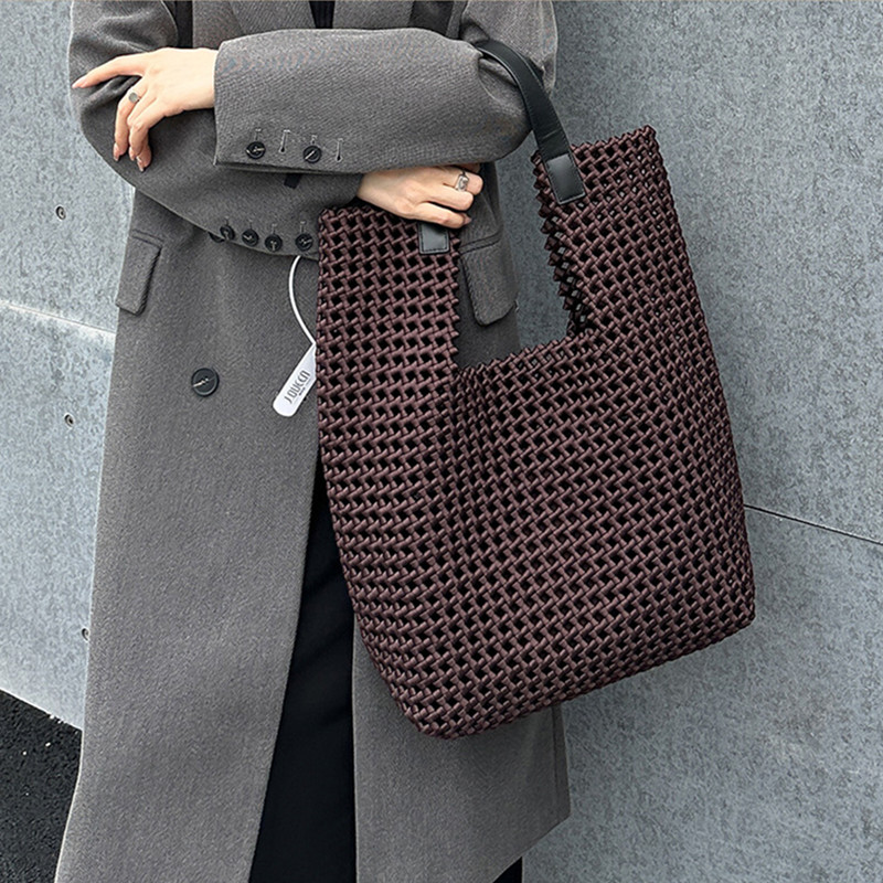 Tas Tote Mewah Berongga Anyama - Luxury Bags Trend 2025 ulasan dan harga
