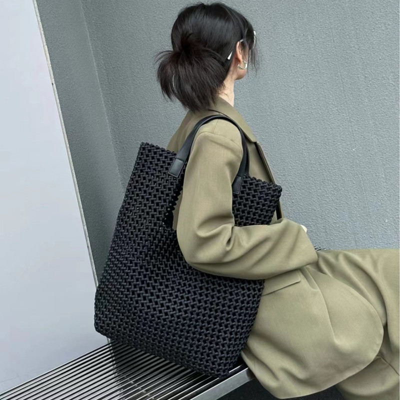 Tas Tote Mewah Berongga Anyama - Luxury Bags Trend 2025 ulasan dan harga